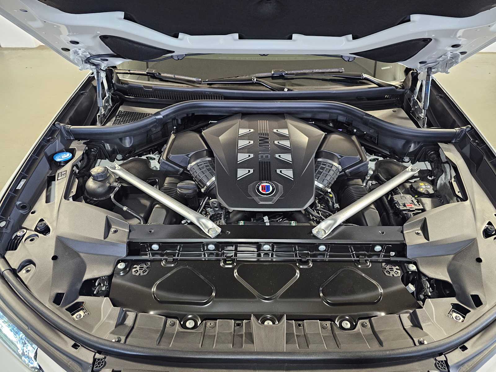 Thumbnail: 2026 BMW X7 - 9