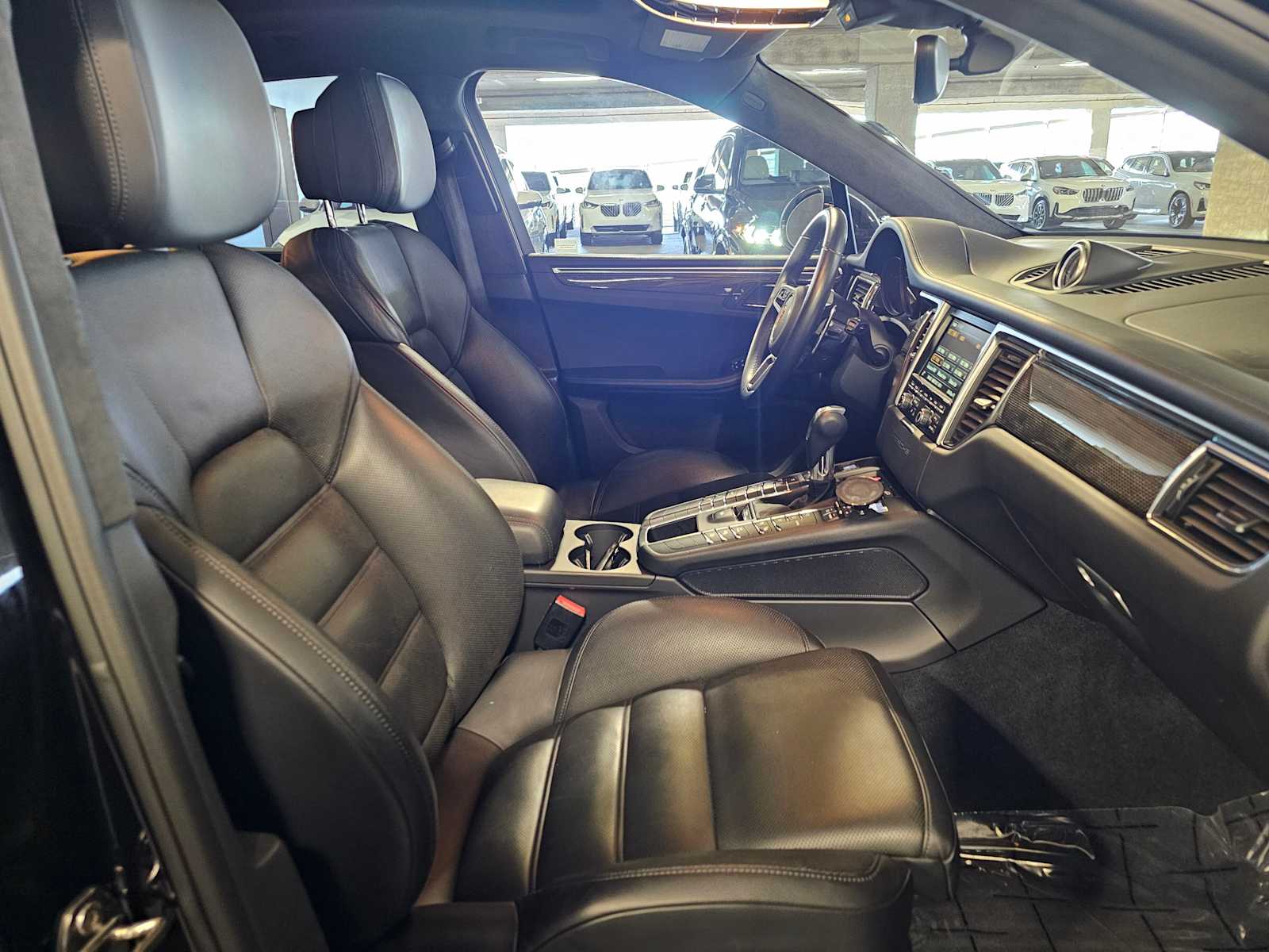 Thumbnail: 2016 Porsche Macan - 35