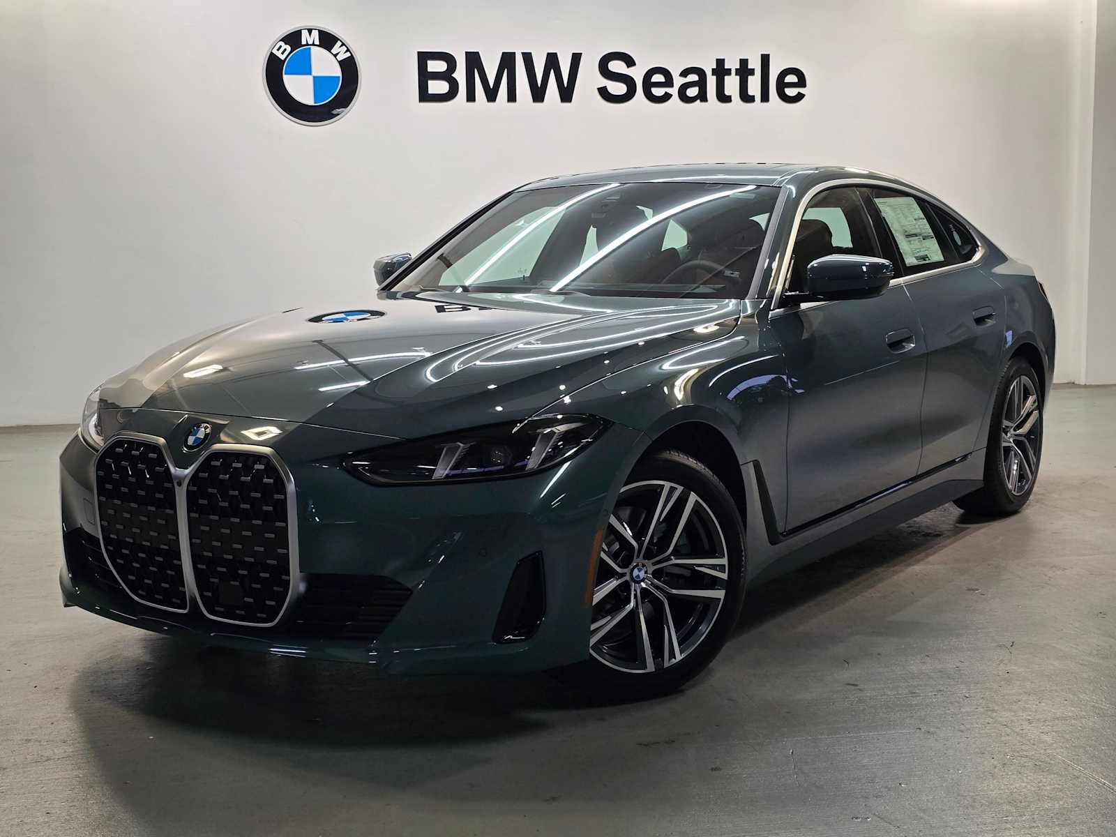 Thumbnail: 2026 BMW 4 Series - 1