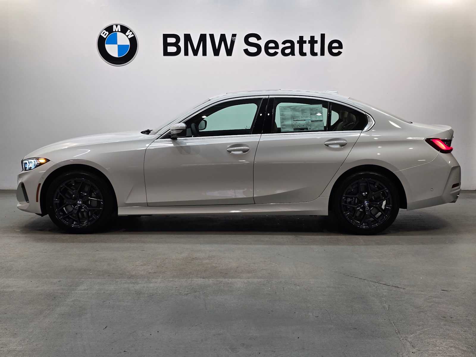 Thumbnail: 2026 BMW 3 Series - 3