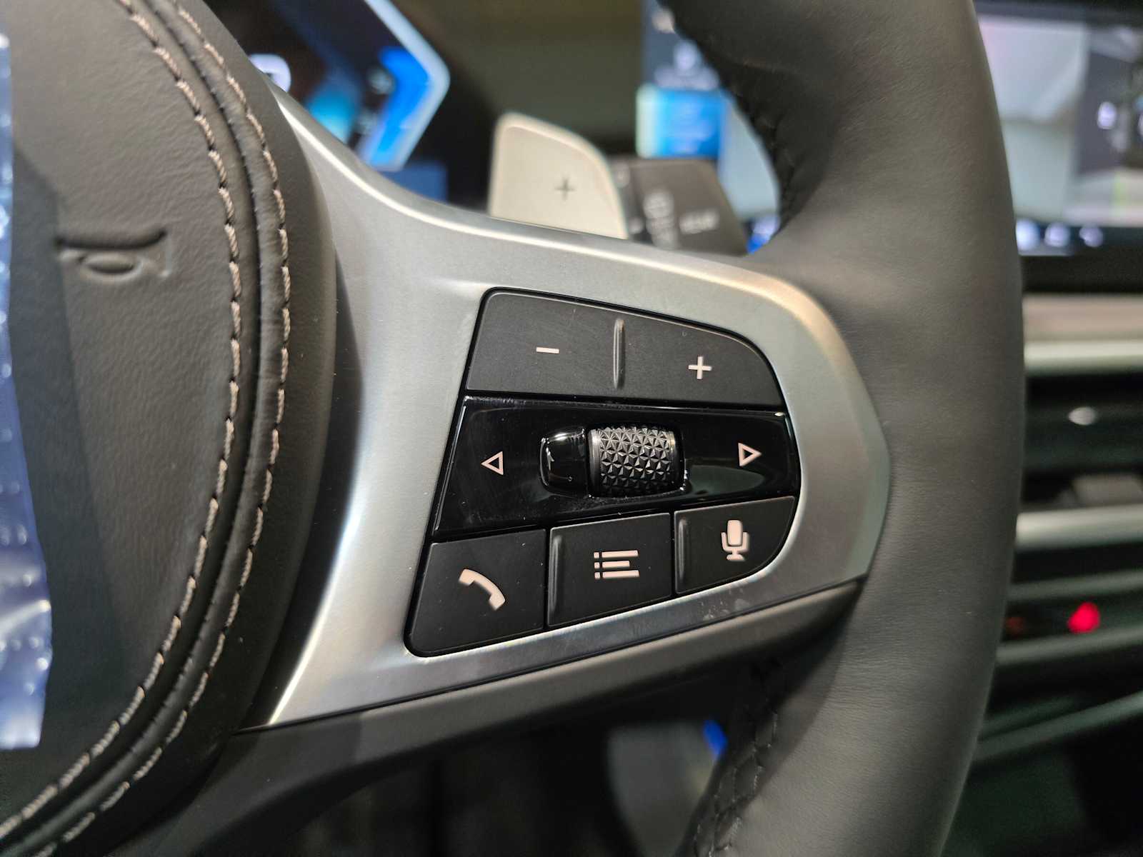 Thumbnail: 2026 BMW X5 - 18