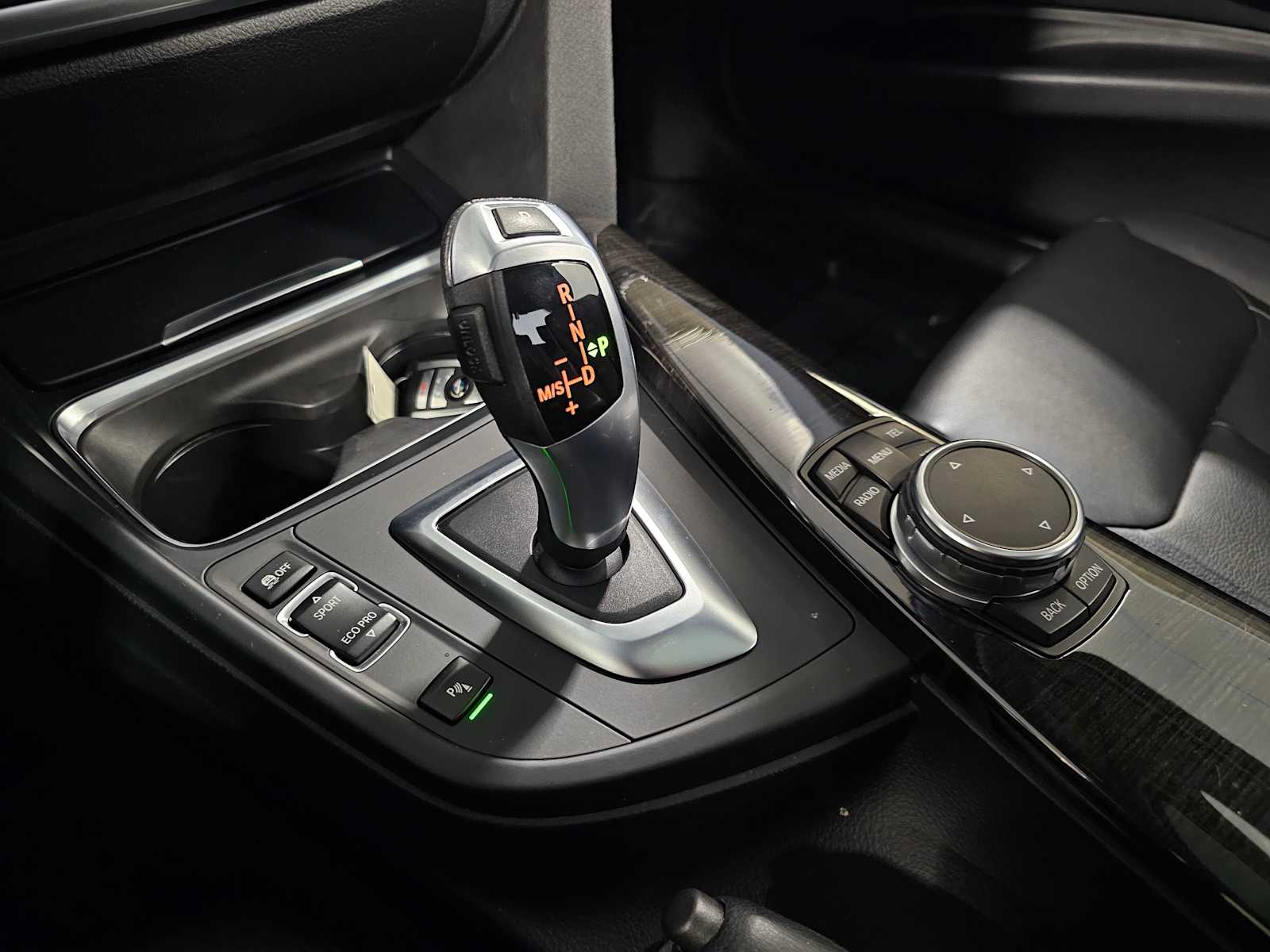 Thumbnail: 2015 BMW 3 Series - 24