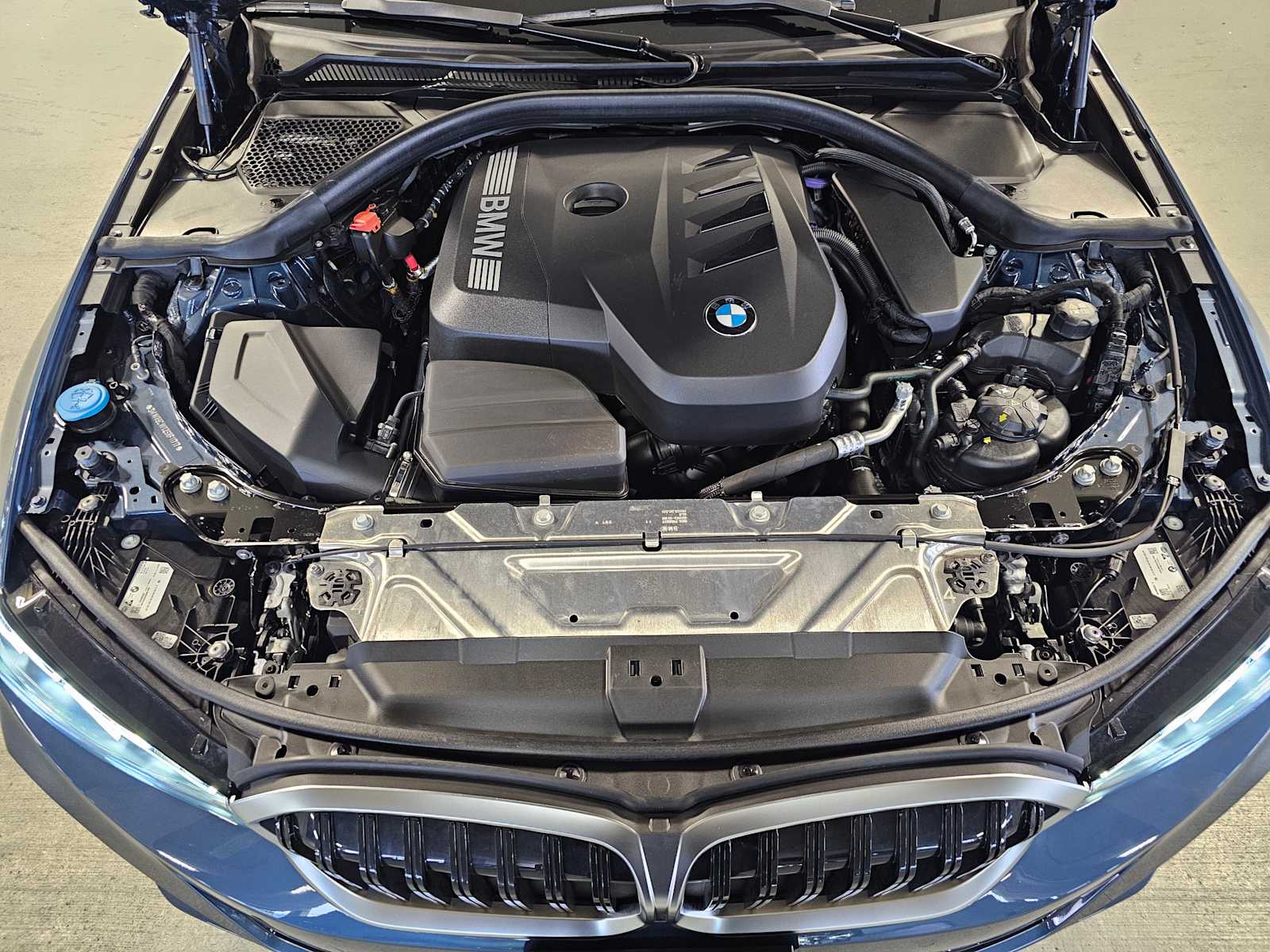 Thumbnail: 2025 BMW 3 Series - 9