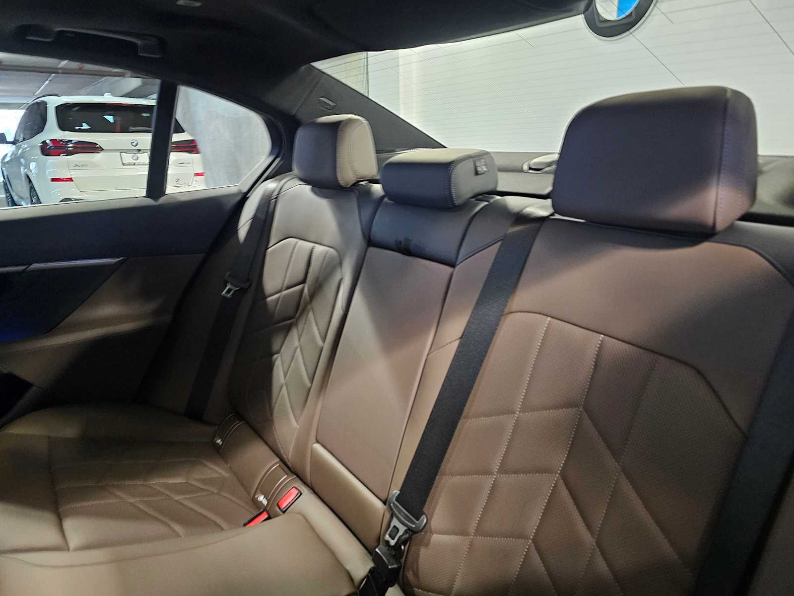 Thumbnail: 2024 BMW 5 Series - 36