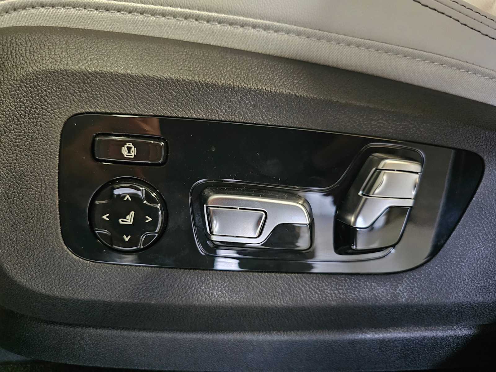 Thumbnail: 2026 BMW X5 - 30