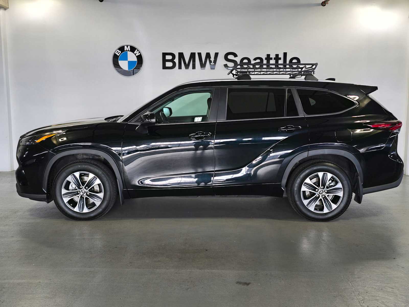 Thumbnail: 2024 Toyota Highlander - 3