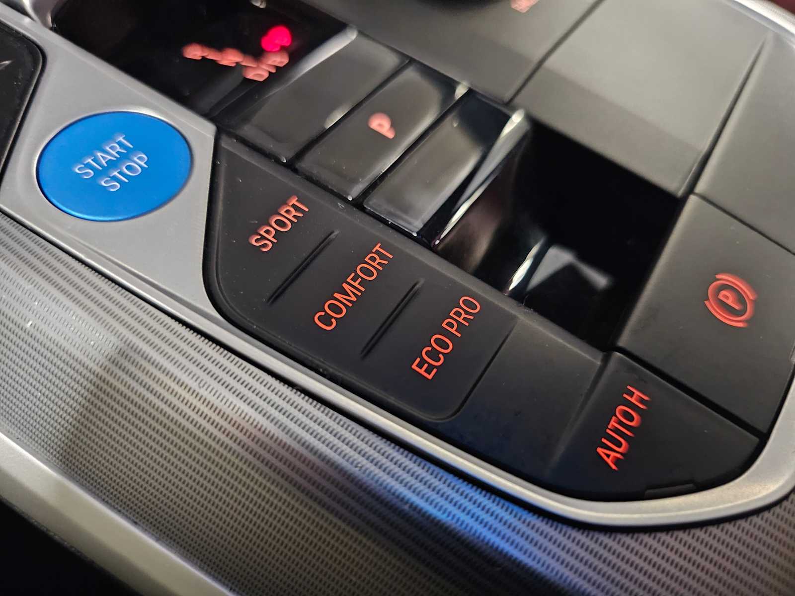 Thumbnail: 2023 BMW i4 - 21