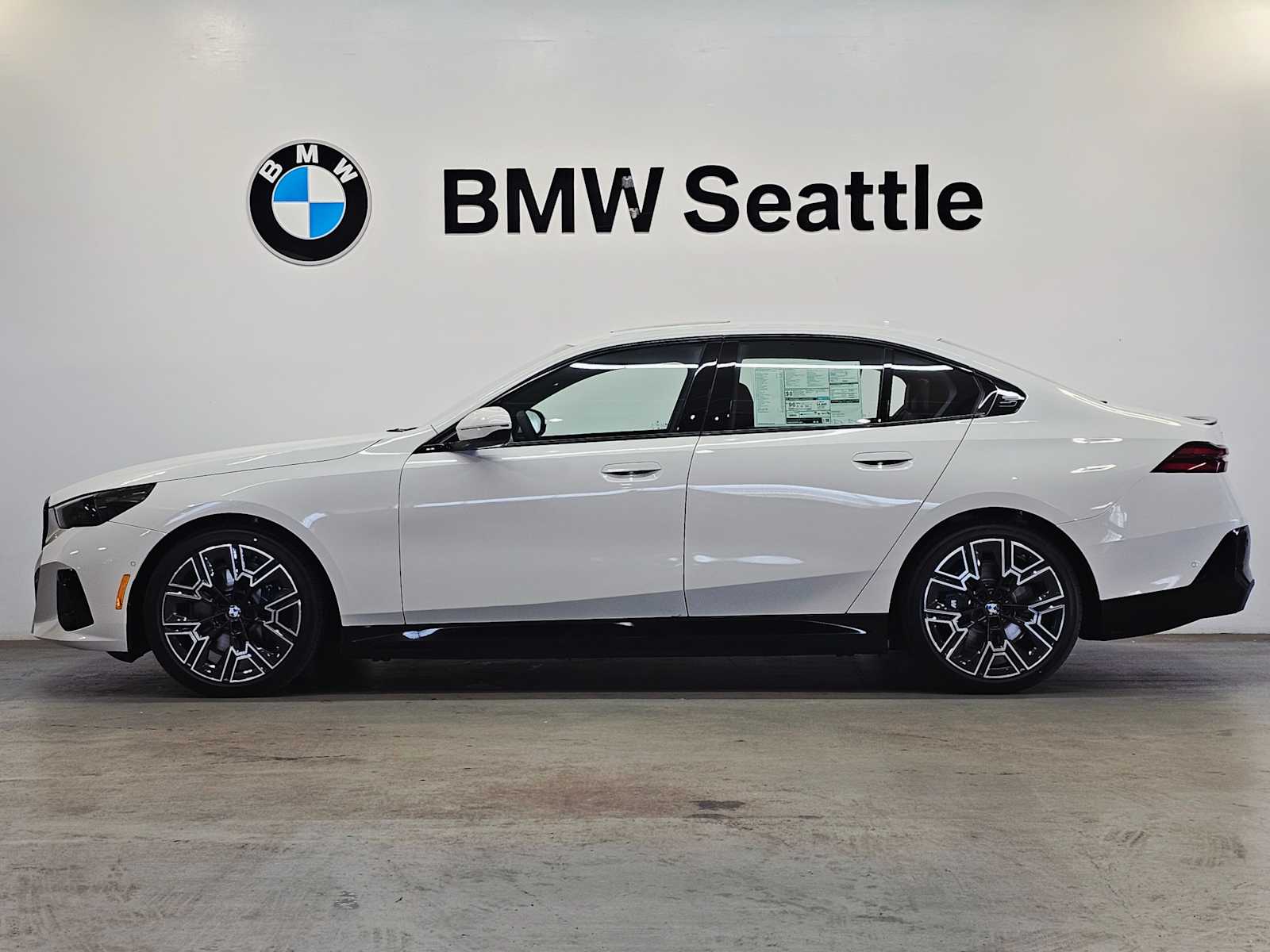 Thumbnail: 2026 BMW i5 - 3