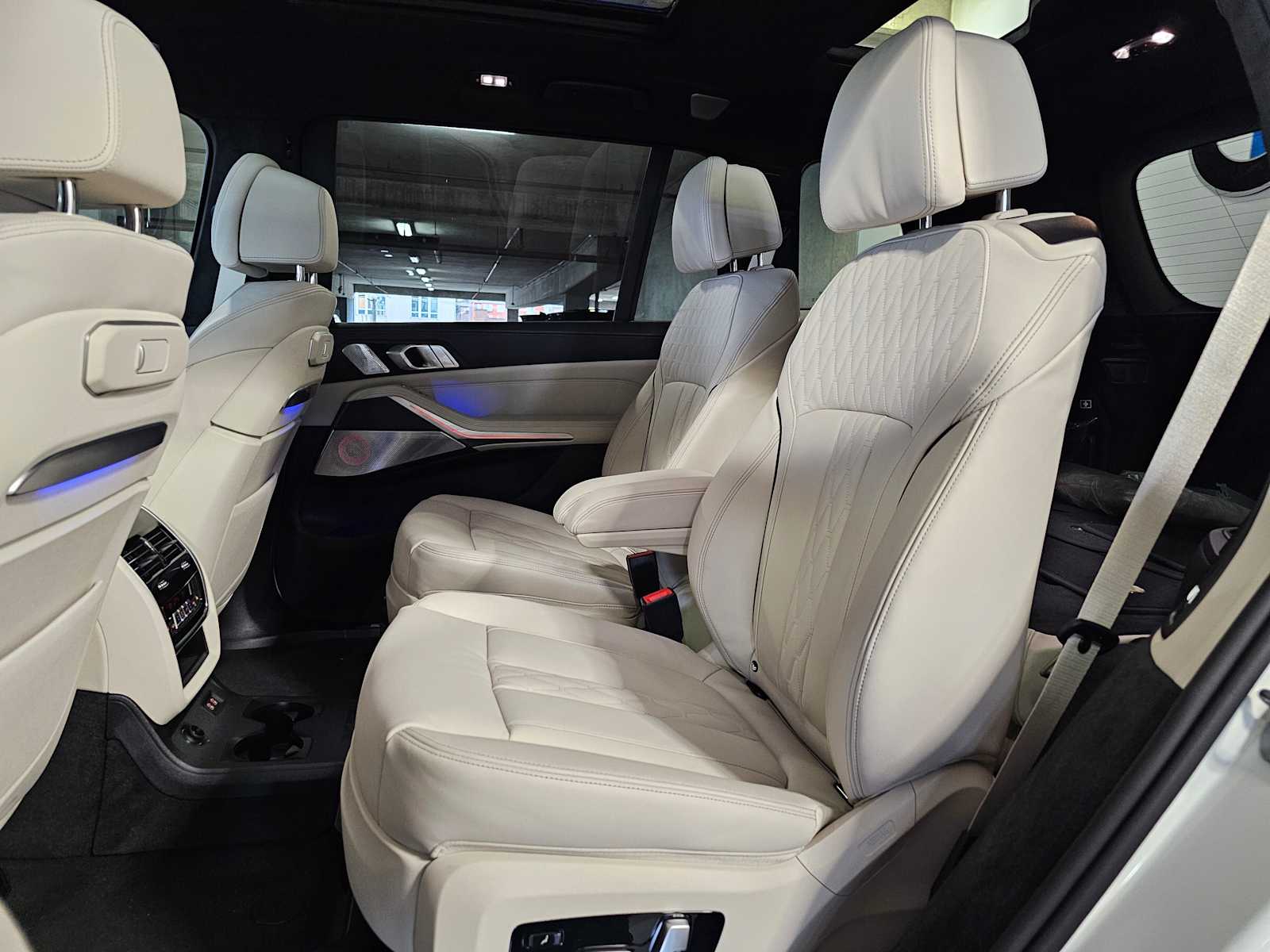 Thumbnail: 2026 BMW X7 - 35
