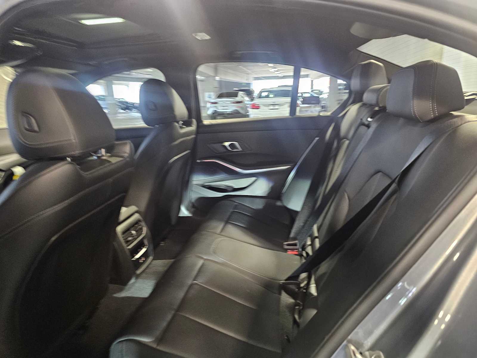 Thumbnail: 2025 BMW 3 Series - 34