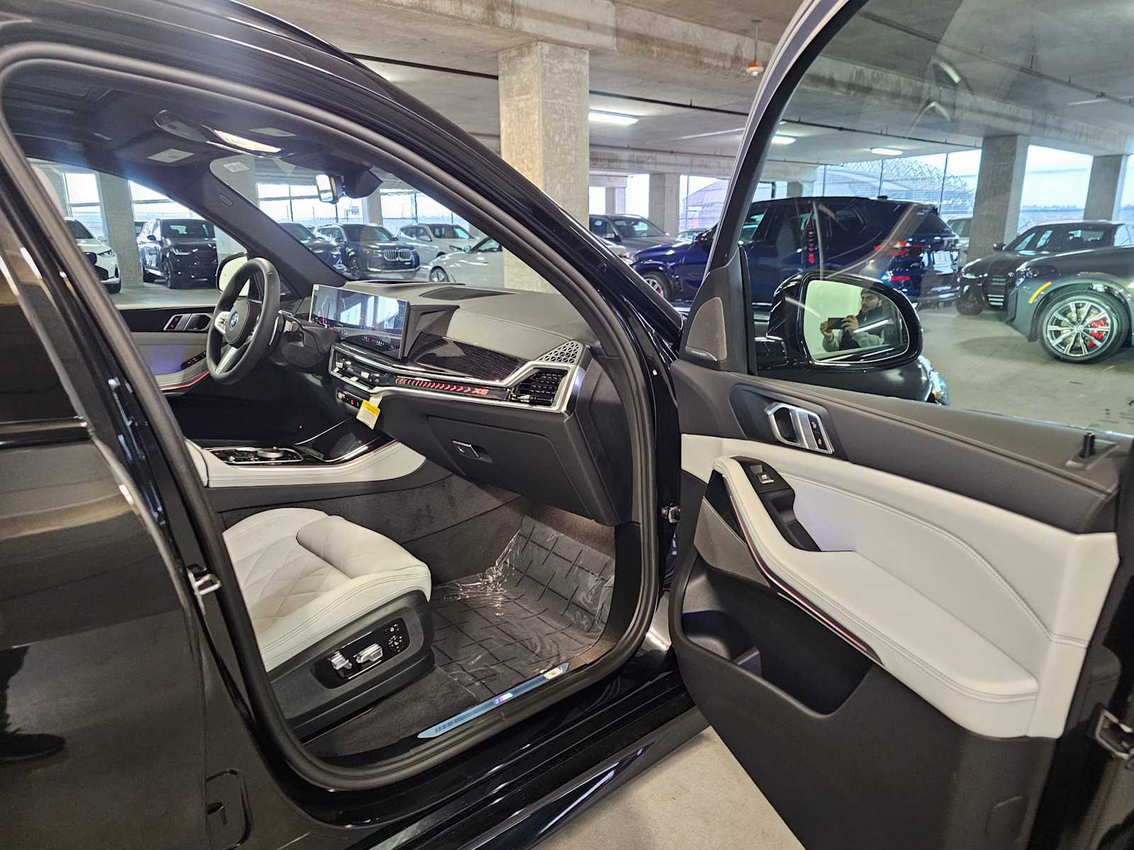 Thumbnail: 2026 BMW X5 - 36