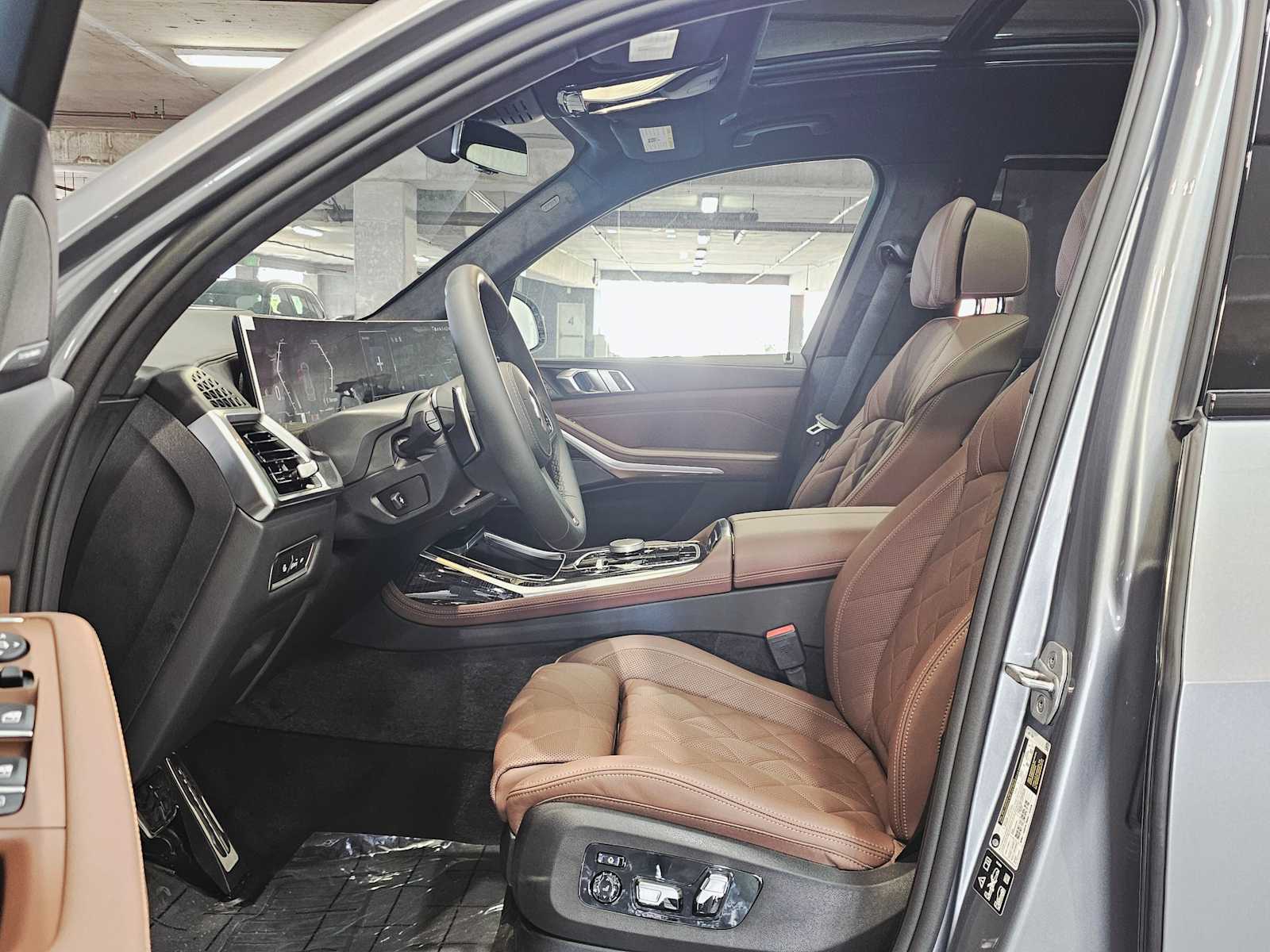 Thumbnail: 2026 BMW X7 - 23