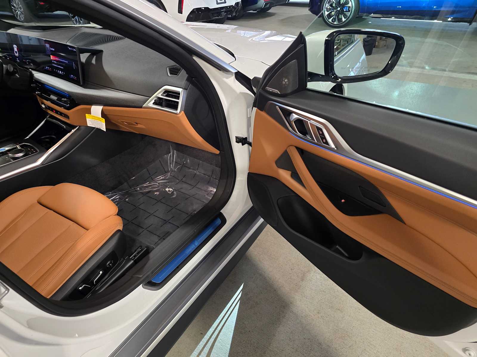 Thumbnail: 2025 BMW i4 - 30