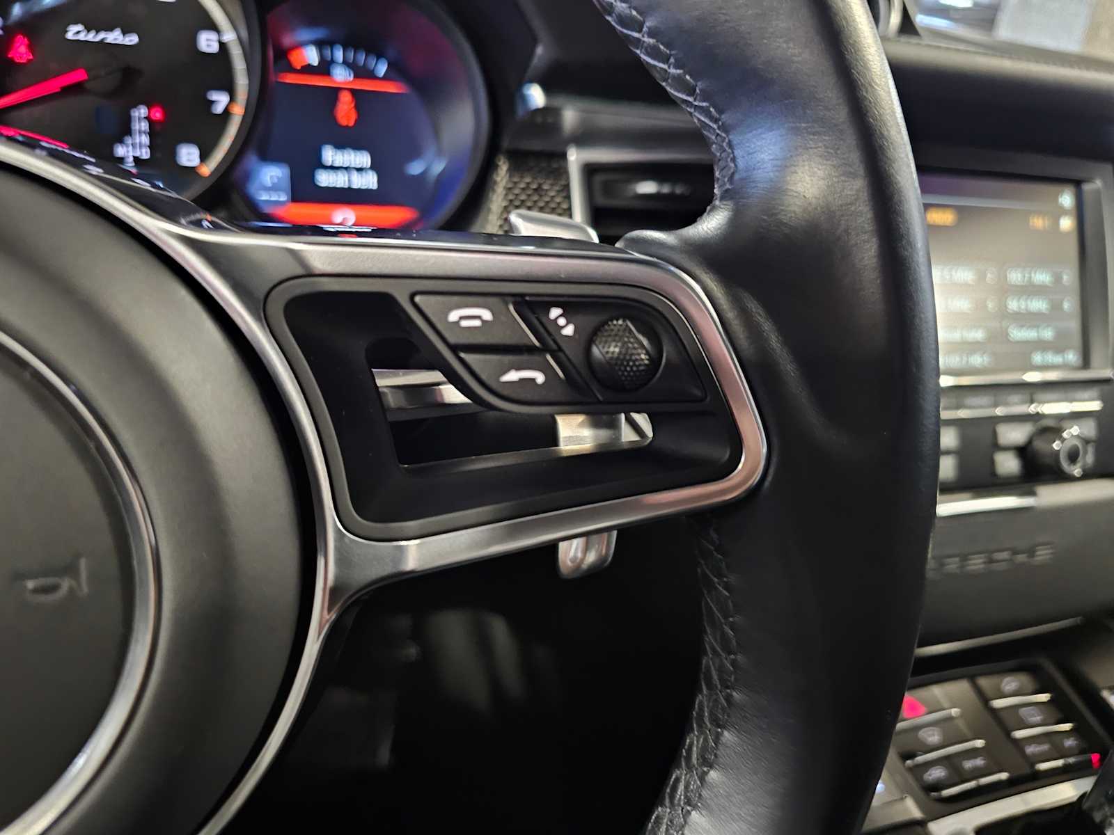 Thumbnail: 2016 Porsche Macan - 16