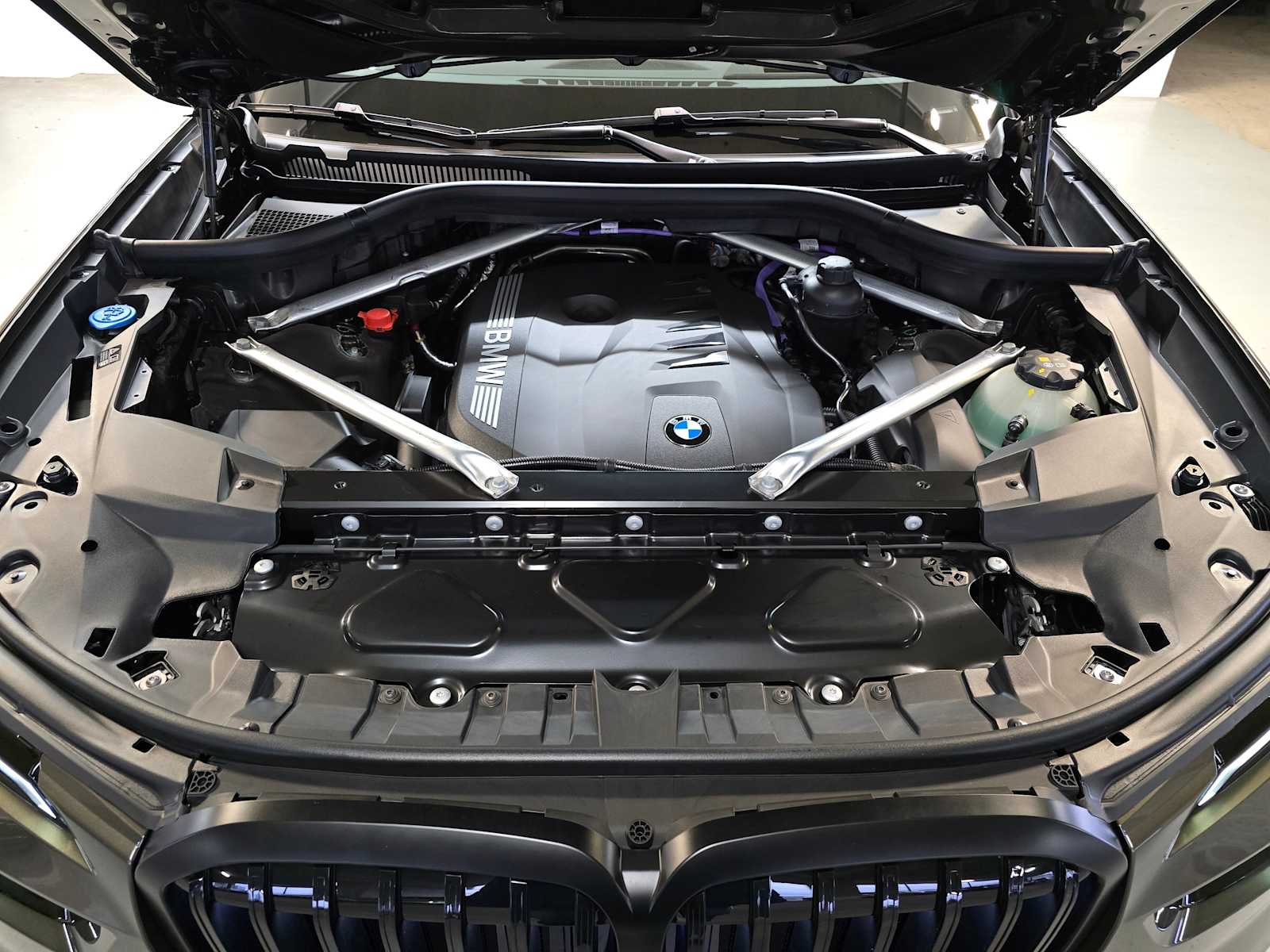 Thumbnail: 2026 BMW X7 - 9