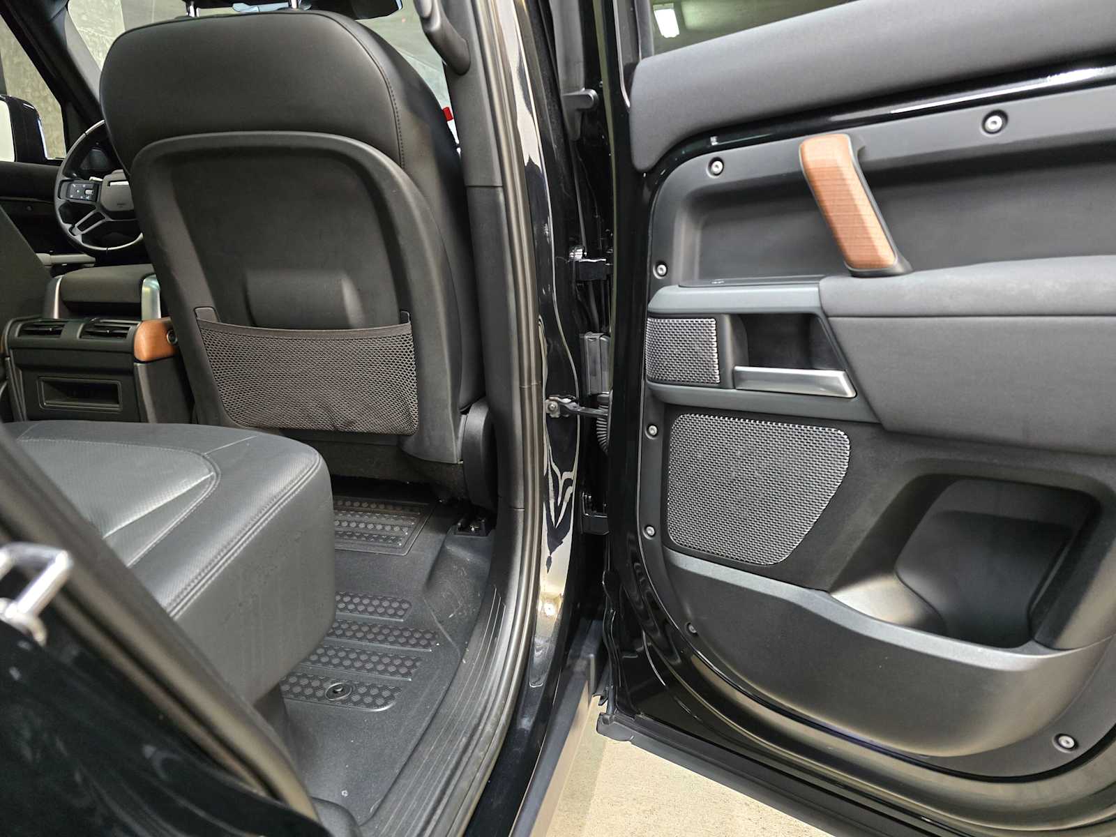 Thumbnail: 2023 Land Rover Defender - 28