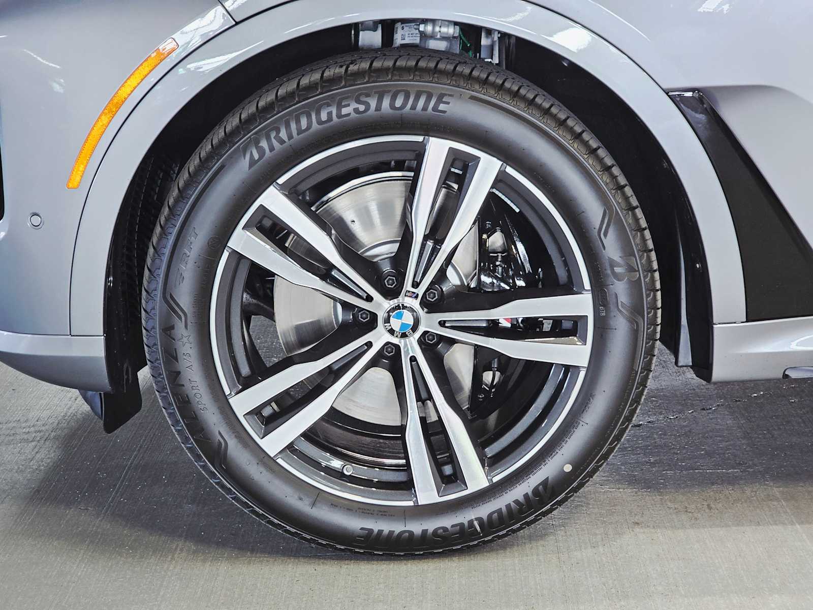 Thumbnail: 2026 BMW X7 - 8