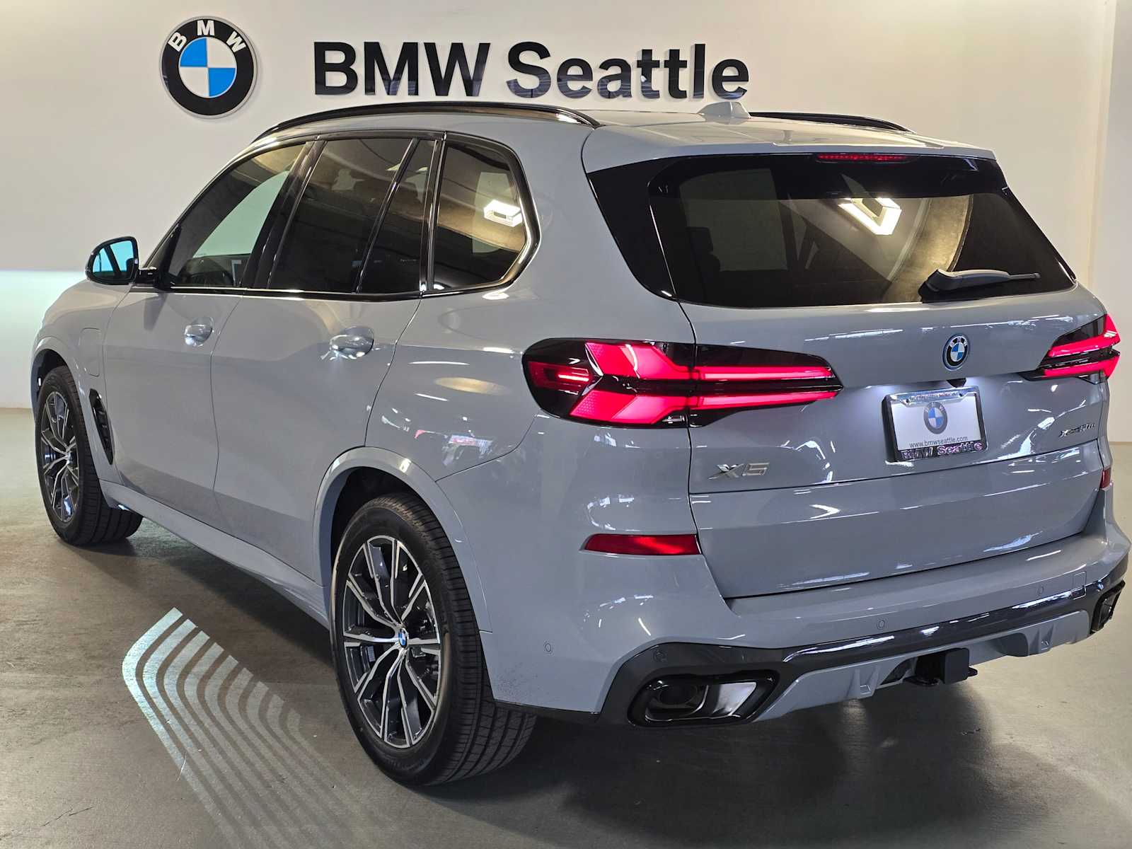 Thumbnail: 2026 BMW X5 - 4