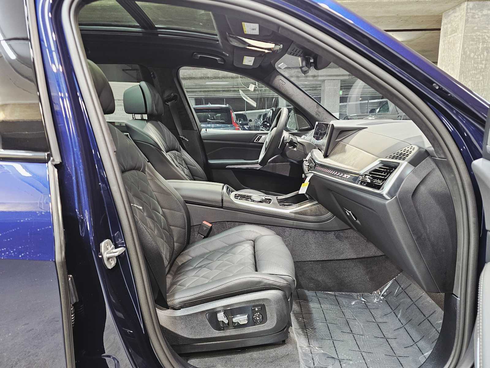 Thumbnail: 2026 BMW X7 - 28