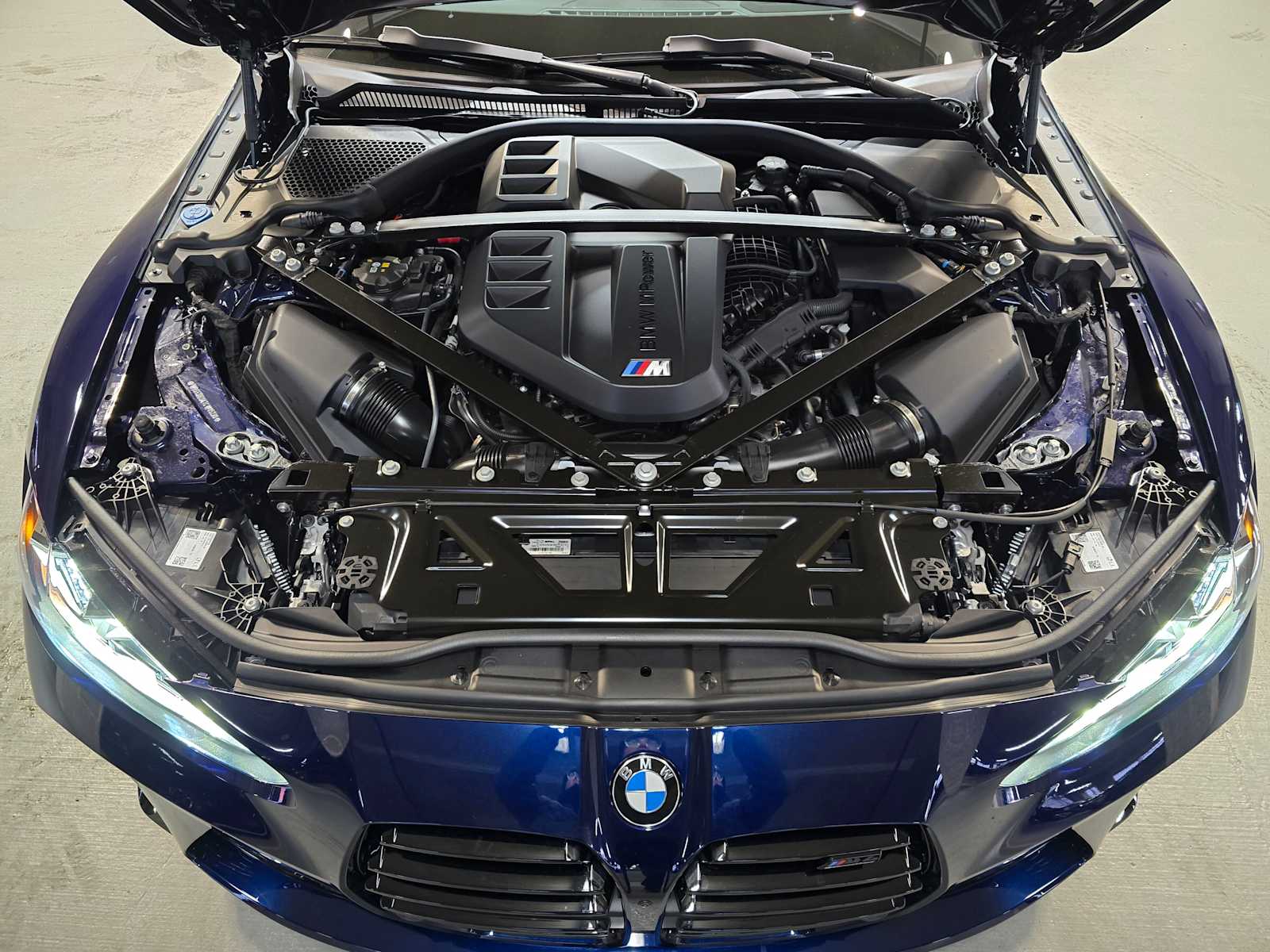 Thumbnail: 2026 BMW M4 - 9