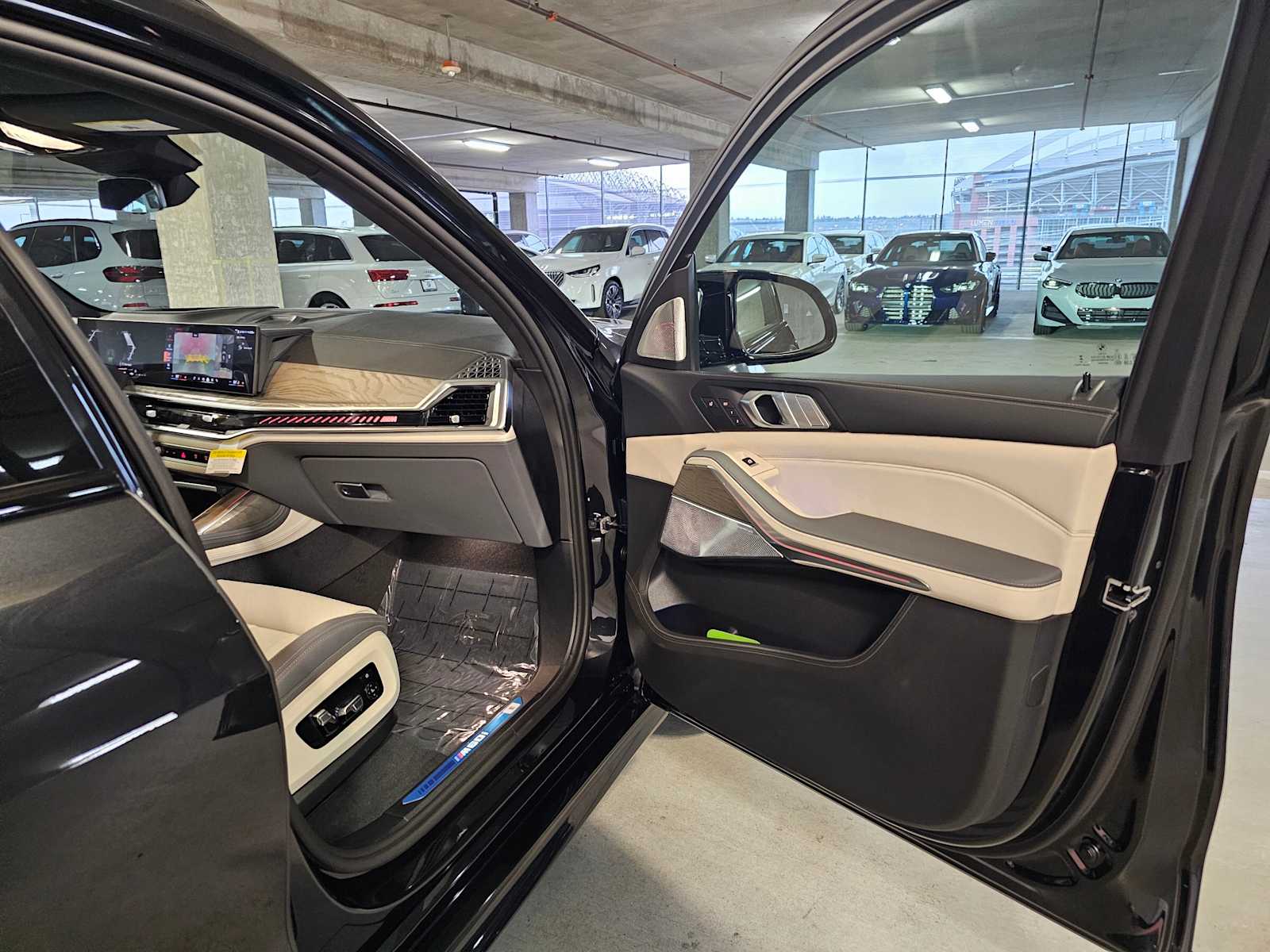 Thumbnail: 2026 BMW X7 - 46