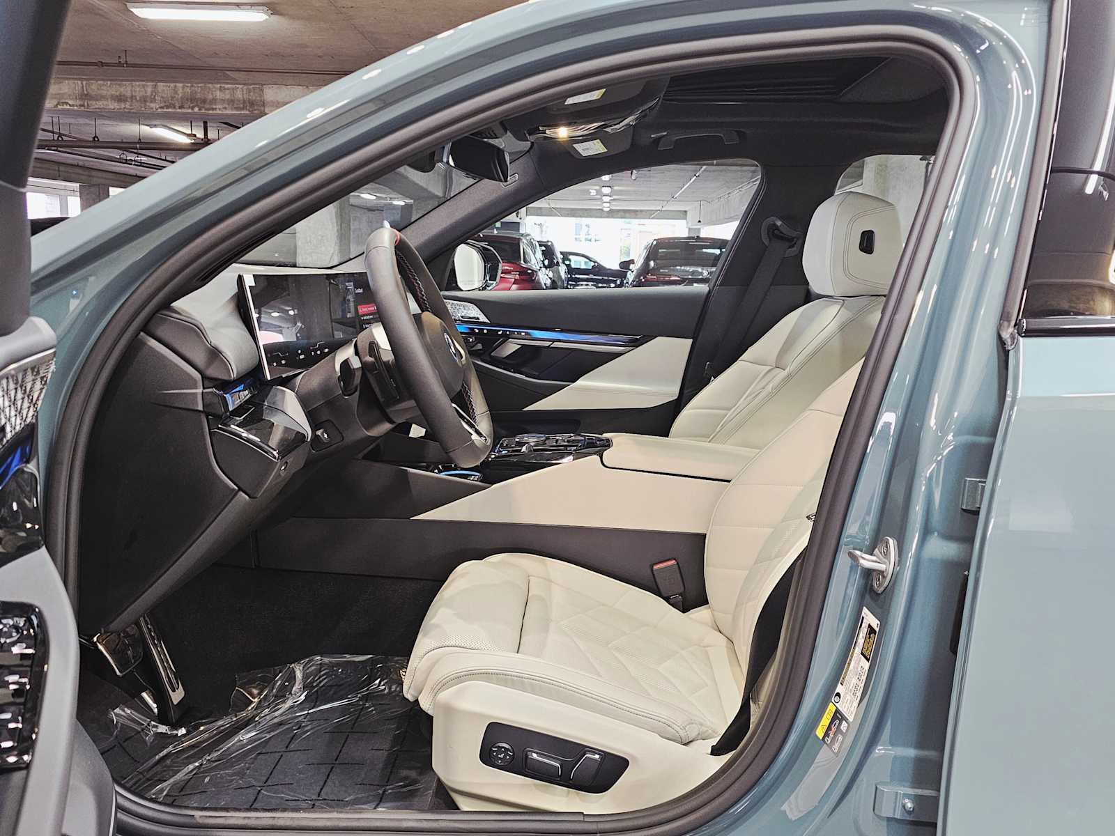 Thumbnail: 2025 BMW i5 - 23