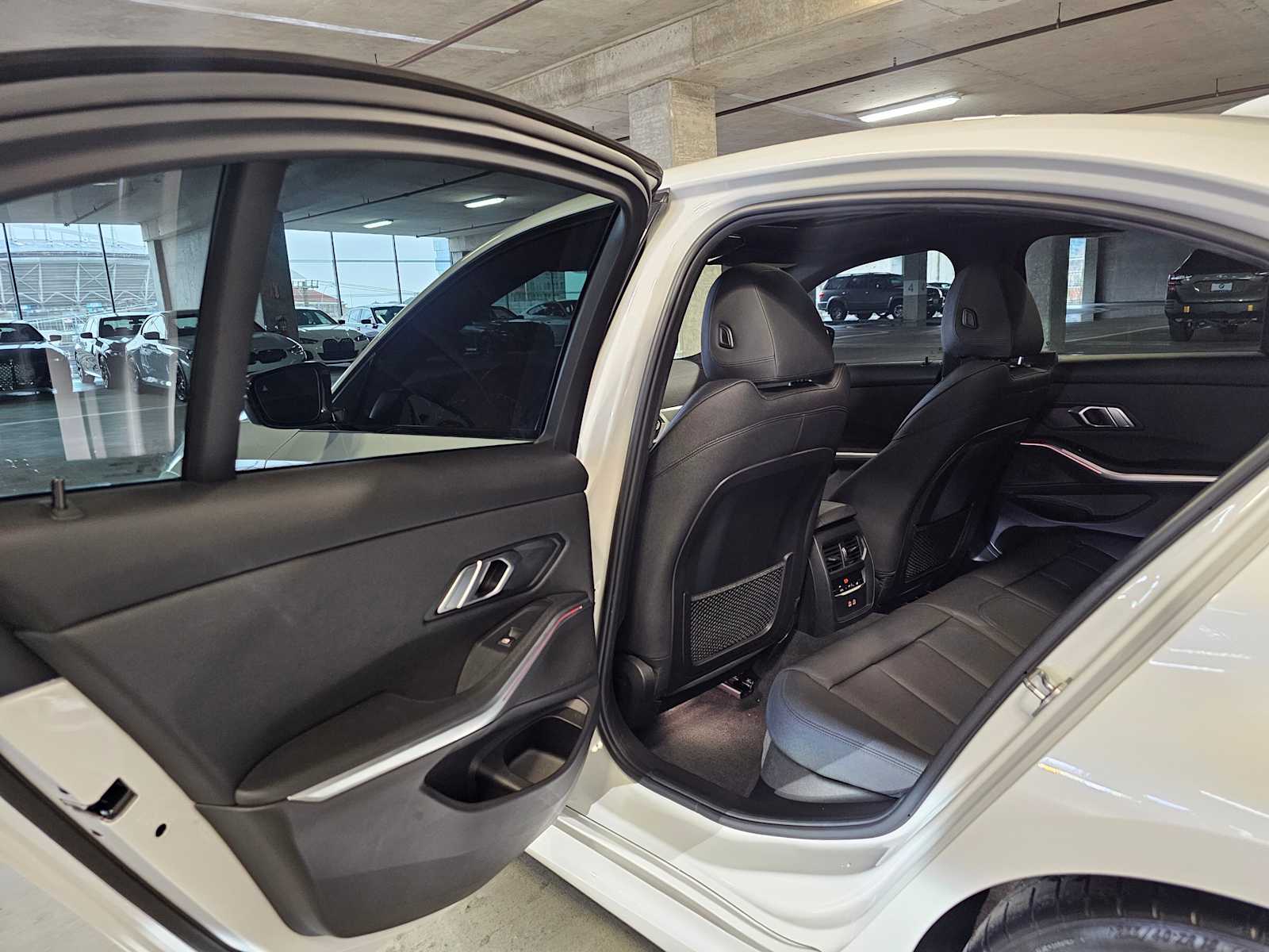 Thumbnail: 2021 BMW 3 Series - 34