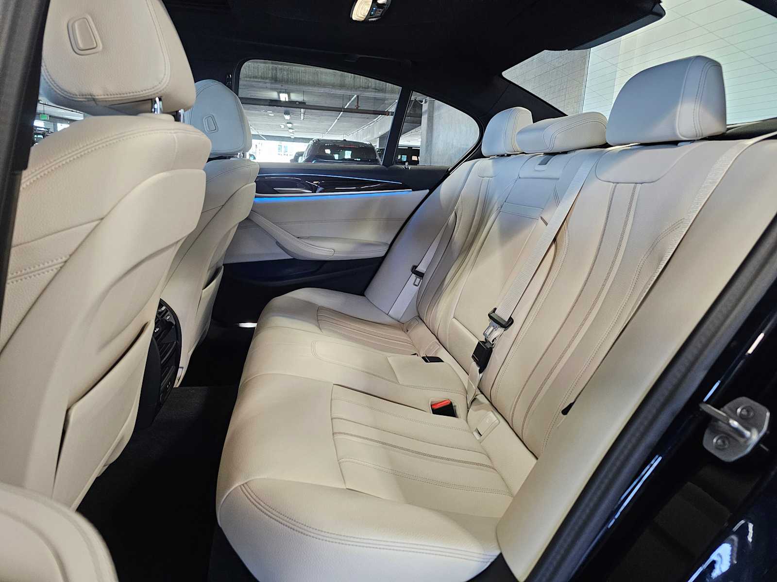 Thumbnail: 2023 BMW 5 Series - 37