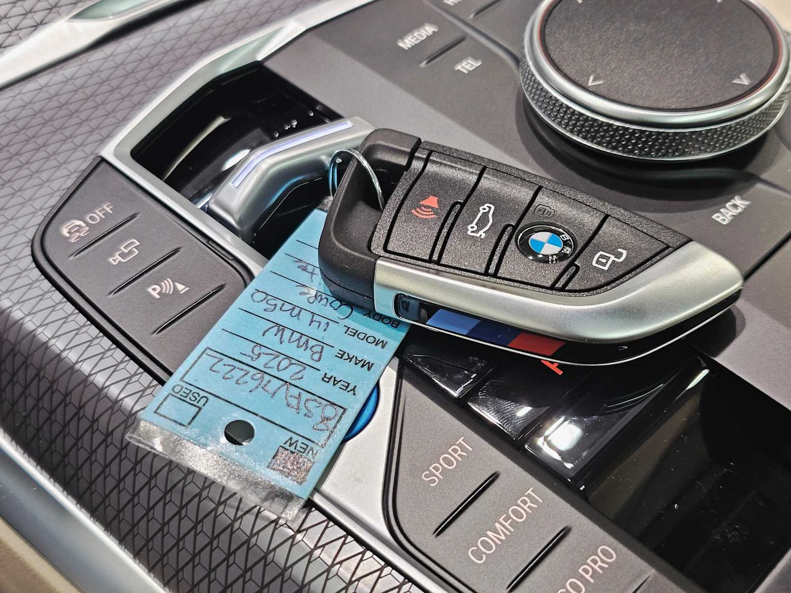 Thumbnail: 2025 BMW i4 - 30