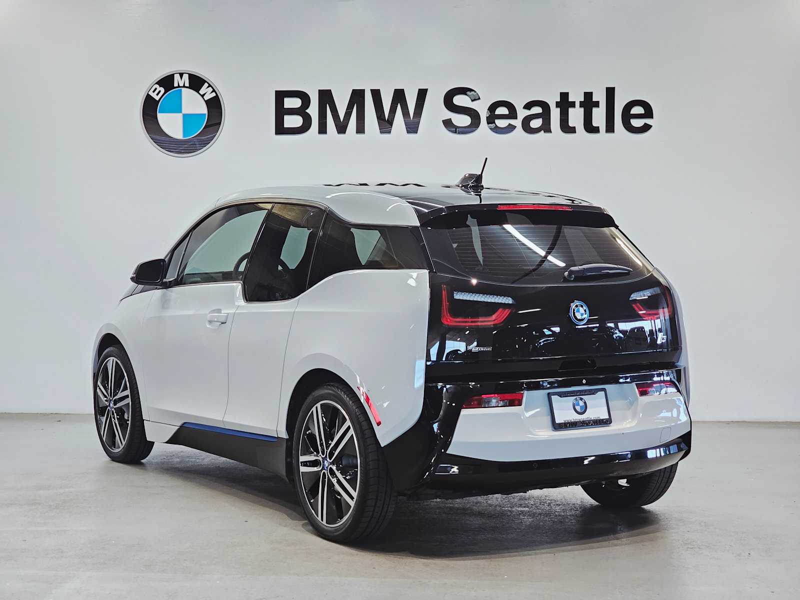 Thumbnail: 2015 BMW i3 - 4
