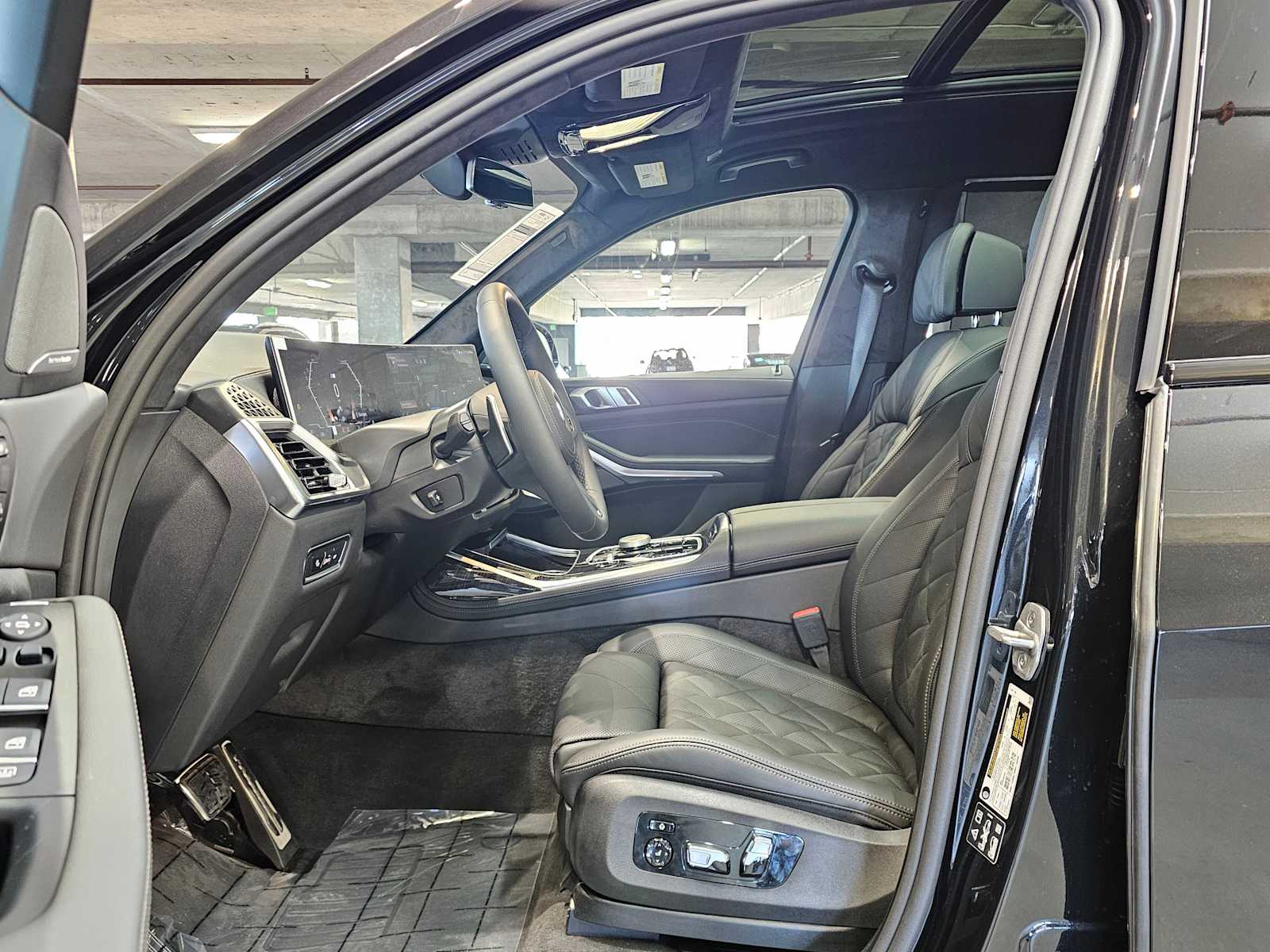 Thumbnail: 2026 BMW X7 - 23