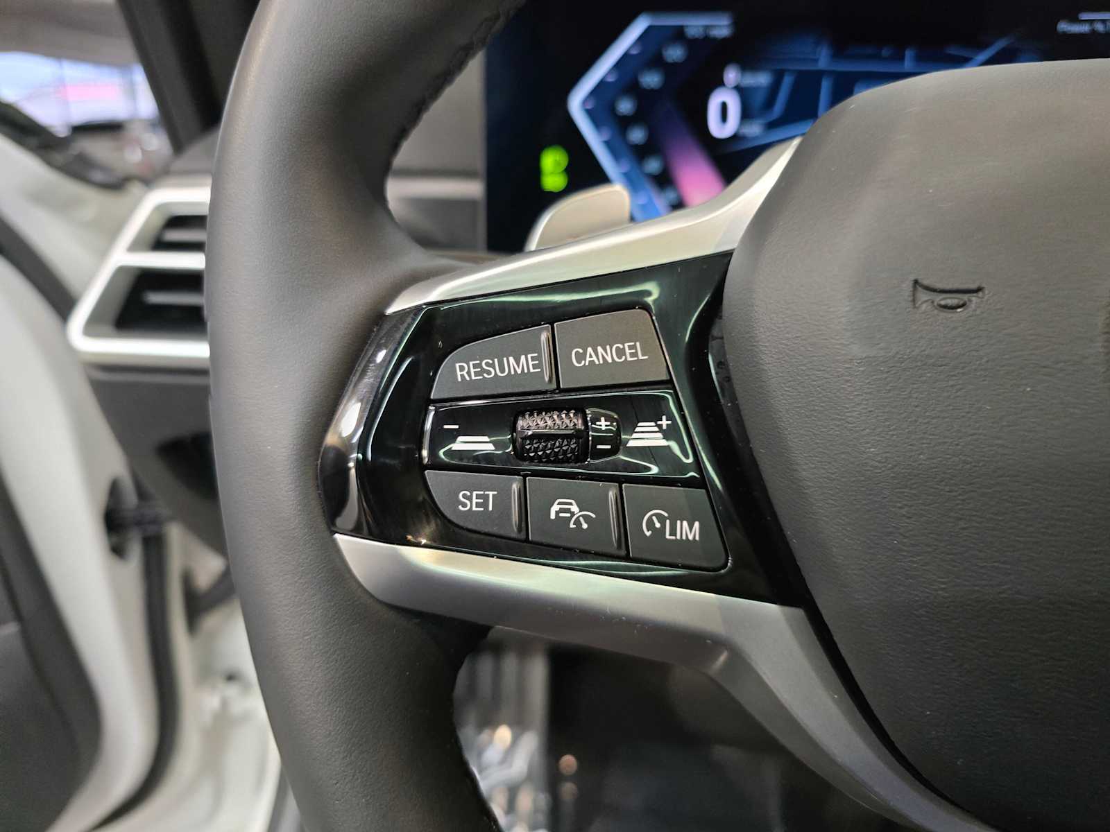 Thumbnail: 2025 BMW 3 Series - 18