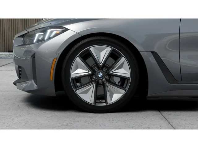 Thumbnail: 2026 BMW i4 - 7