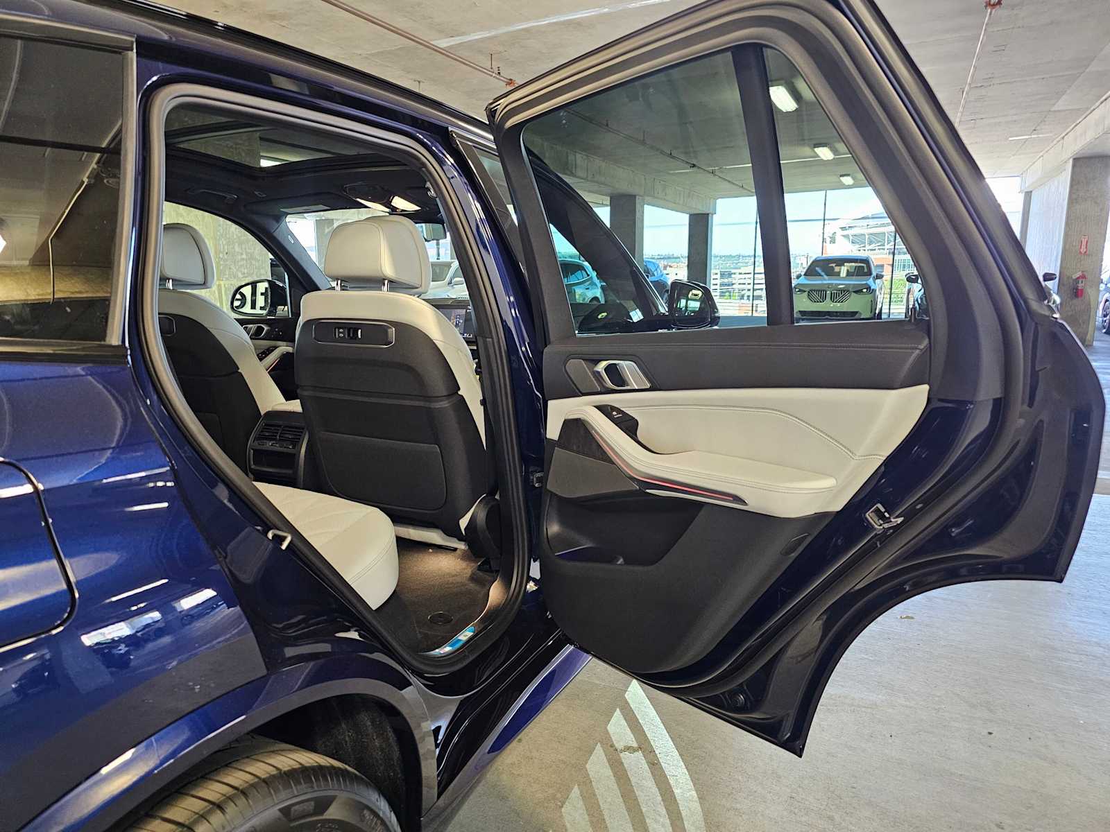 Thumbnail: 2026 BMW X5 - 36