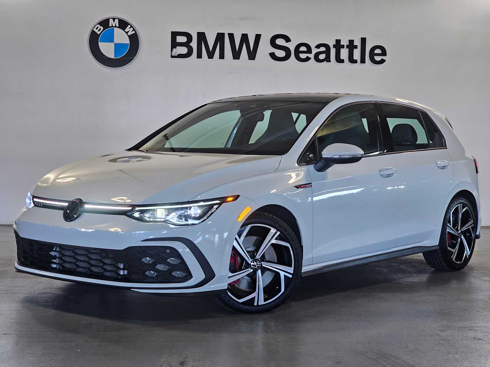 Thumbnail: 2024 Volkswagen Golf - 1