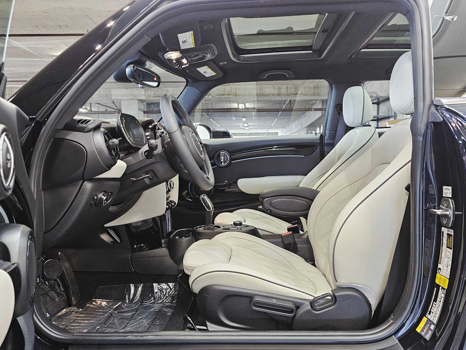 Thumbnail: 2024 MINI Cooper Hardtop - 23