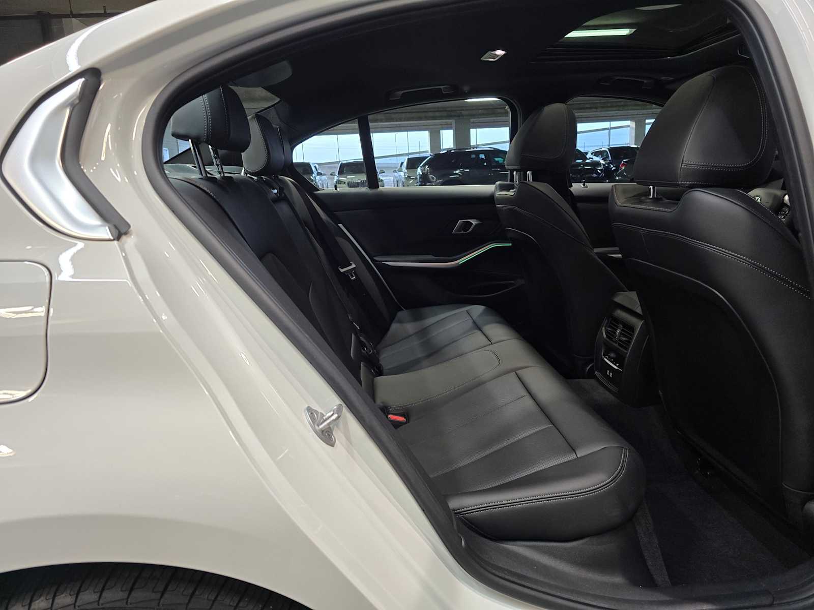 Thumbnail: 2025 BMW 3 Series - 29