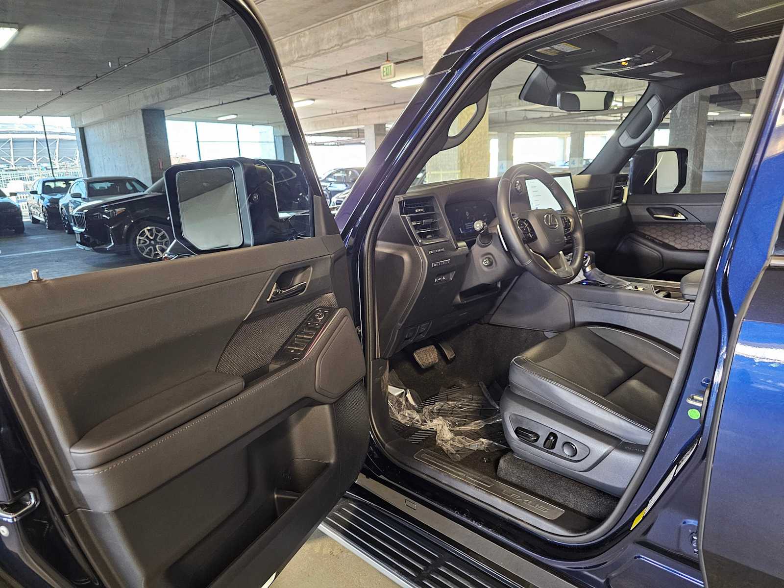 Thumbnail: 2024 Lexus GX - 30