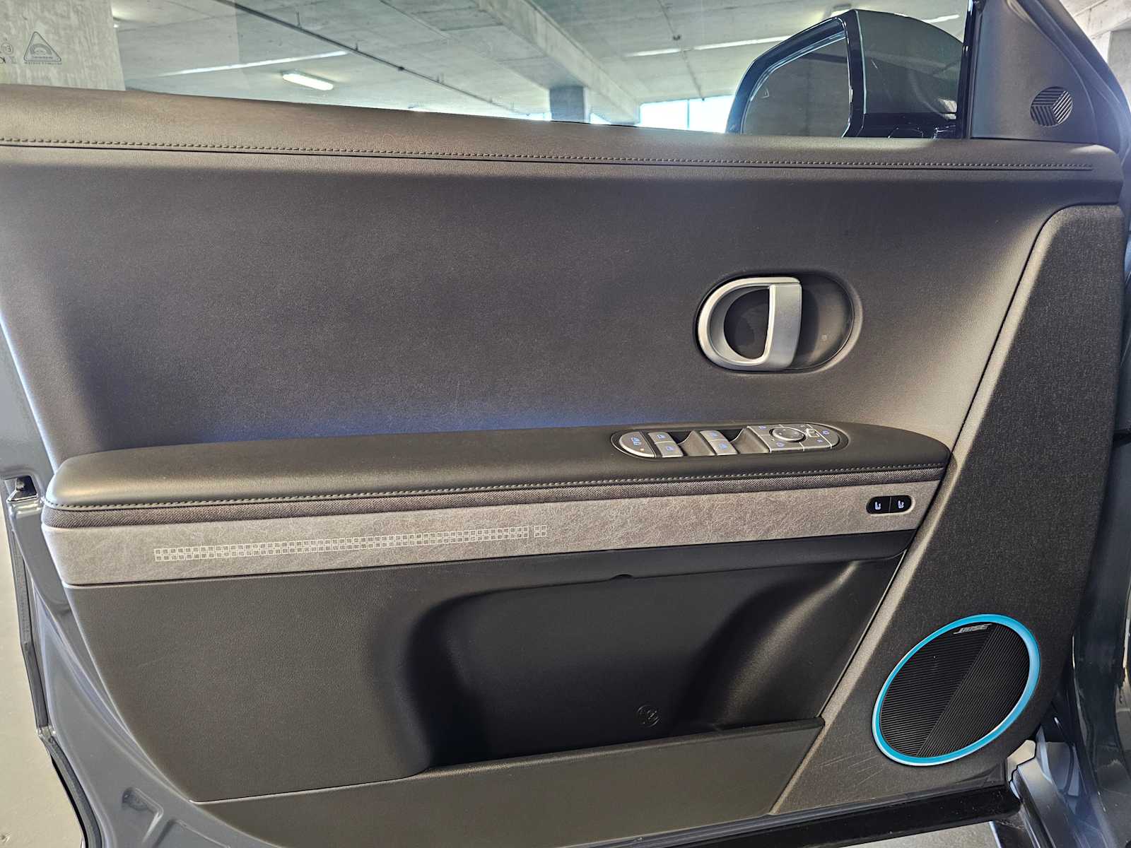 Thumbnail: 2023 Hyundai Ioniq 5 - 25