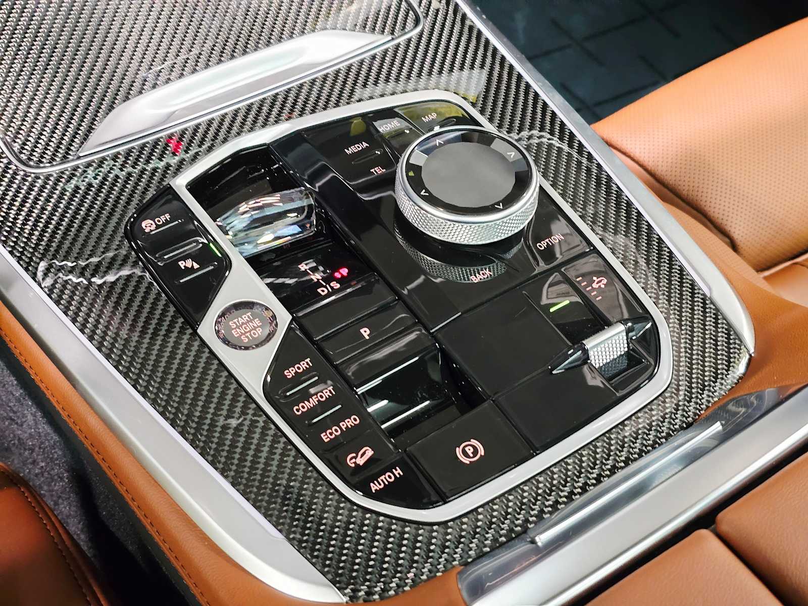 Thumbnail: 2026 BMW X7 - 16