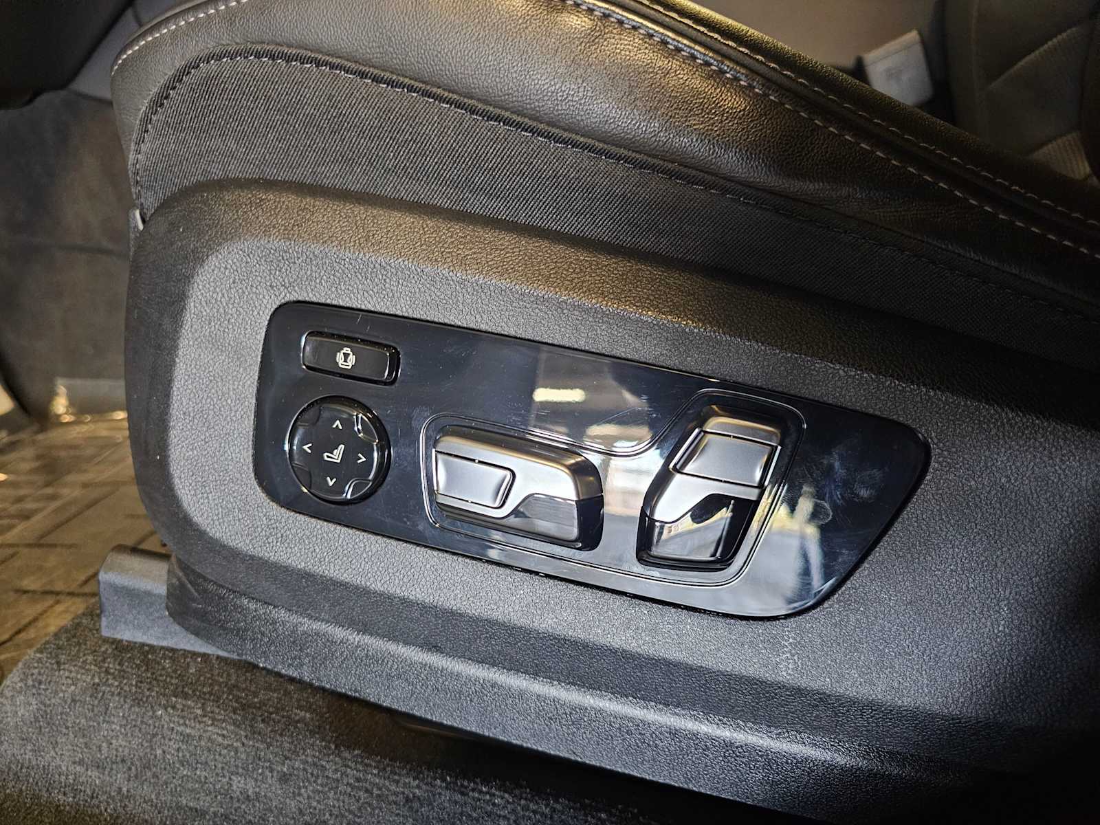 Thumbnail: 2023 BMW X5 - 28