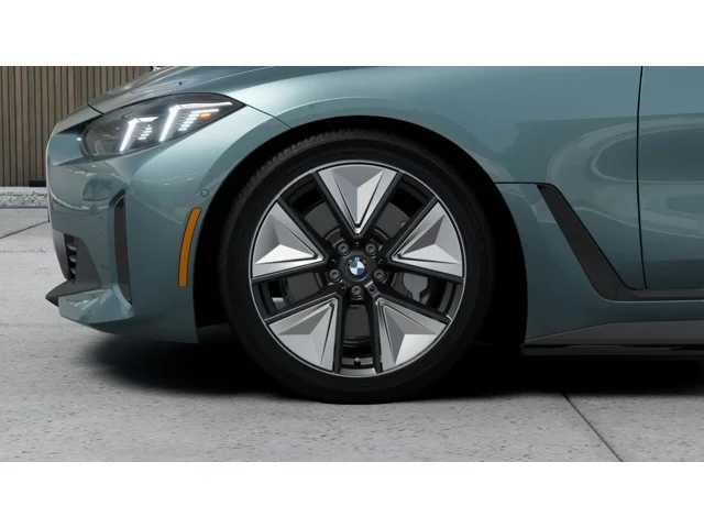Thumbnail: 2026 BMW i4 - 7