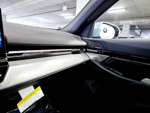 Thumbnail: 2025 BMW 5 Series - 20