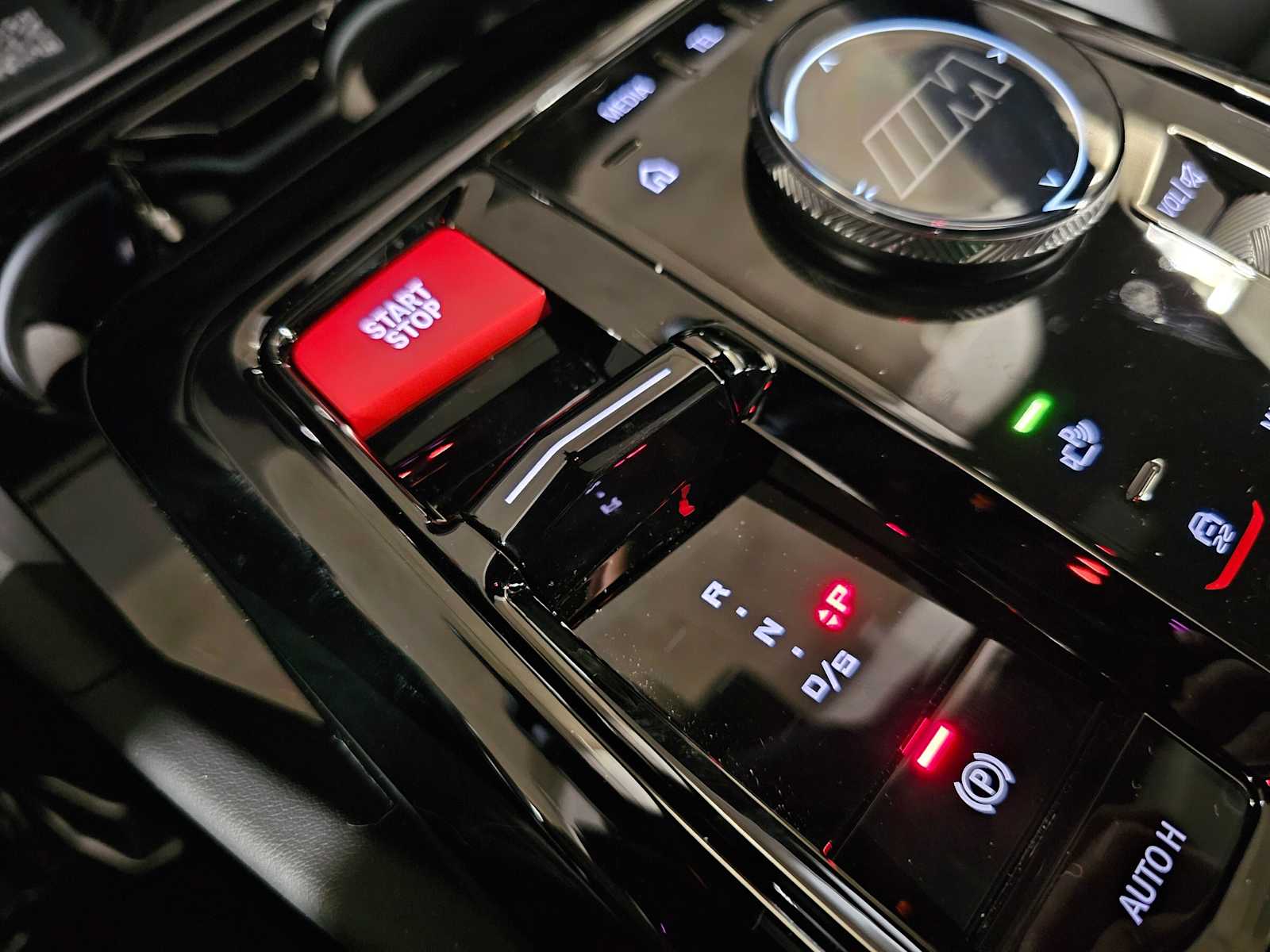 Thumbnail: 2026 BMW M5 - 25