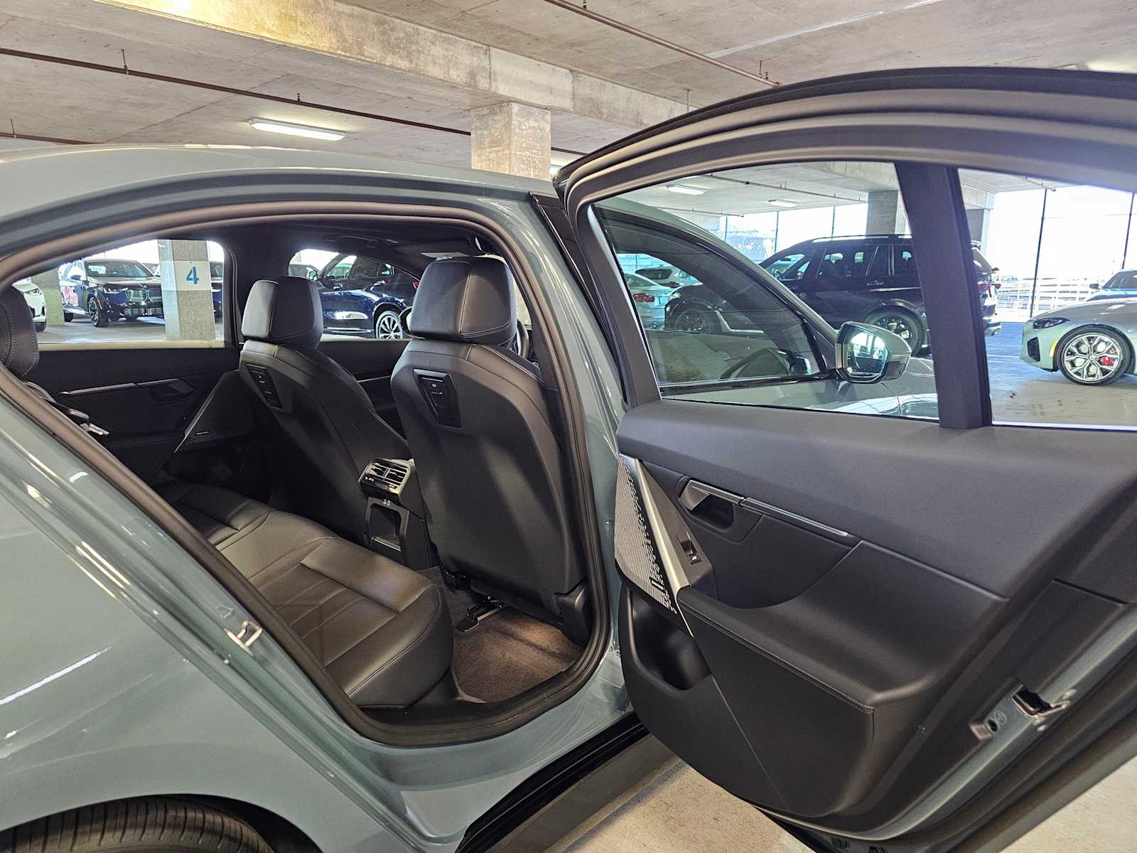 Thumbnail: 2025 BMW 5 Series - 34