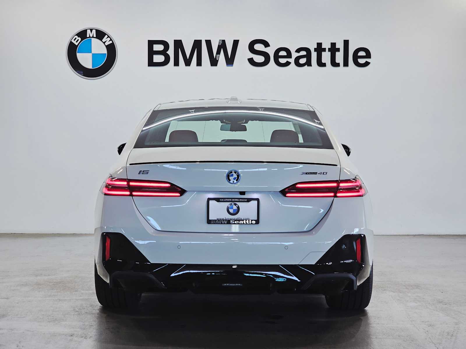 Thumbnail: 2026 BMW i5 - 5