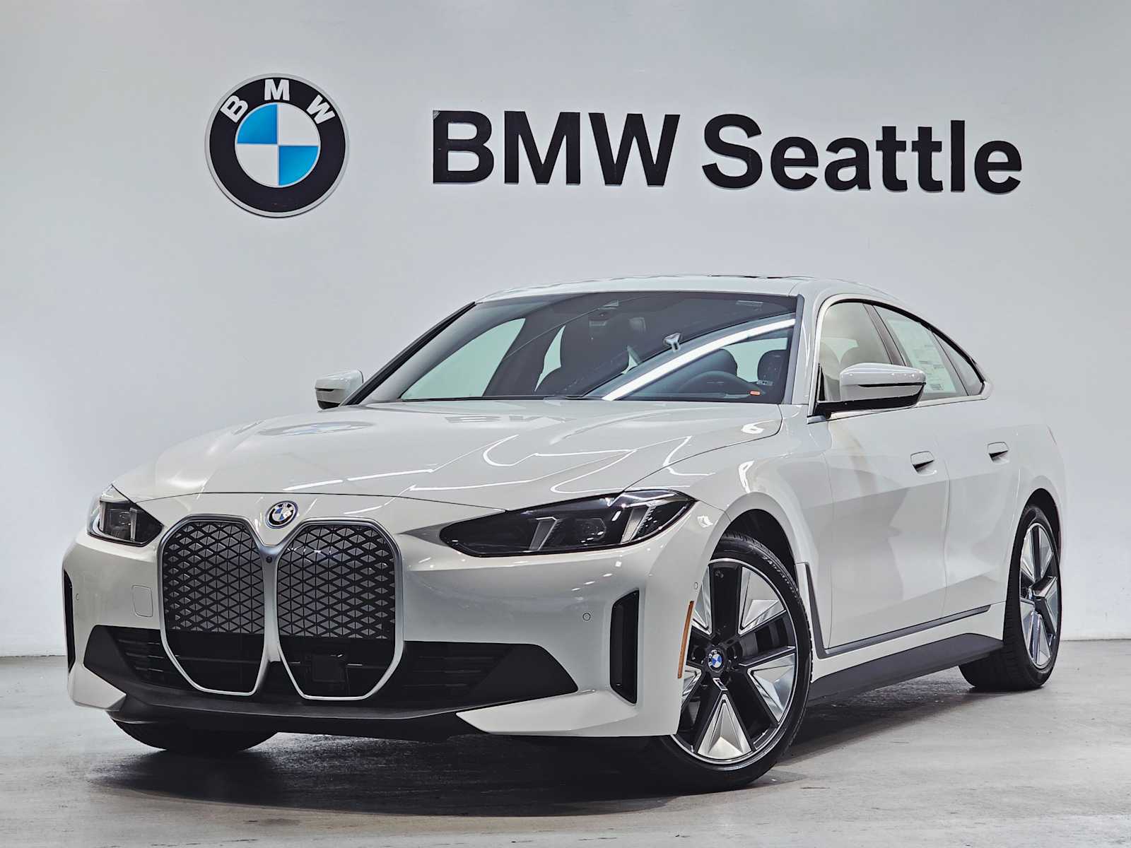 Thumbnail: 2025 BMW i4 - 1