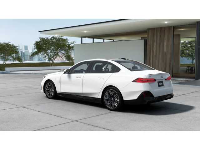 Thumbnail: 2027 BMW 5 Series - 2