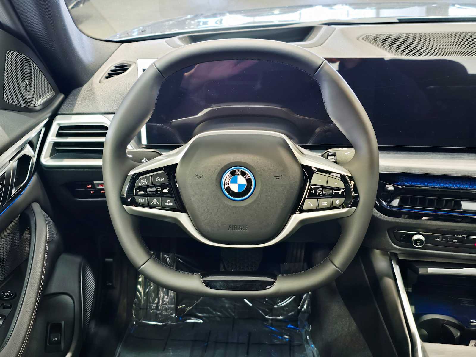 Thumbnail: 2026 BMW i4 - 11