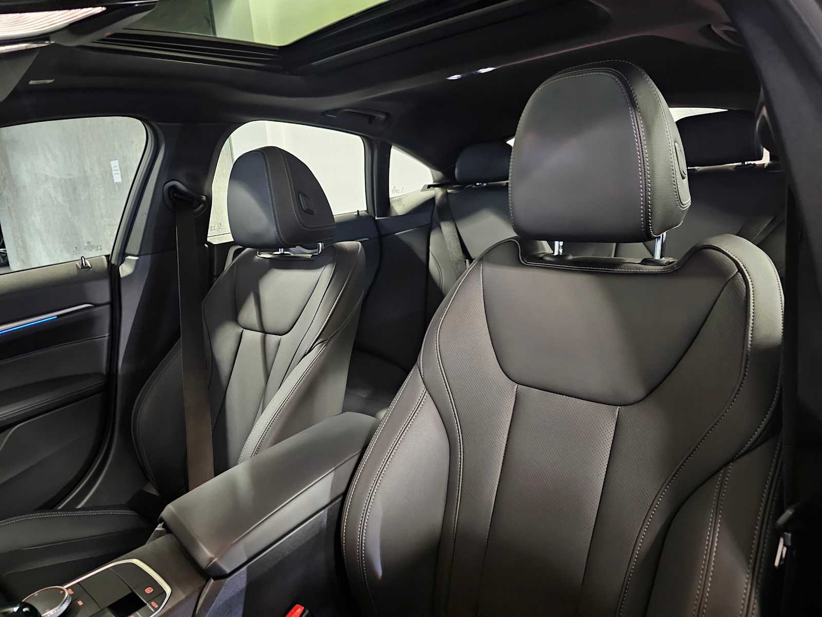 Thumbnail: 2023 BMW i4 - 33